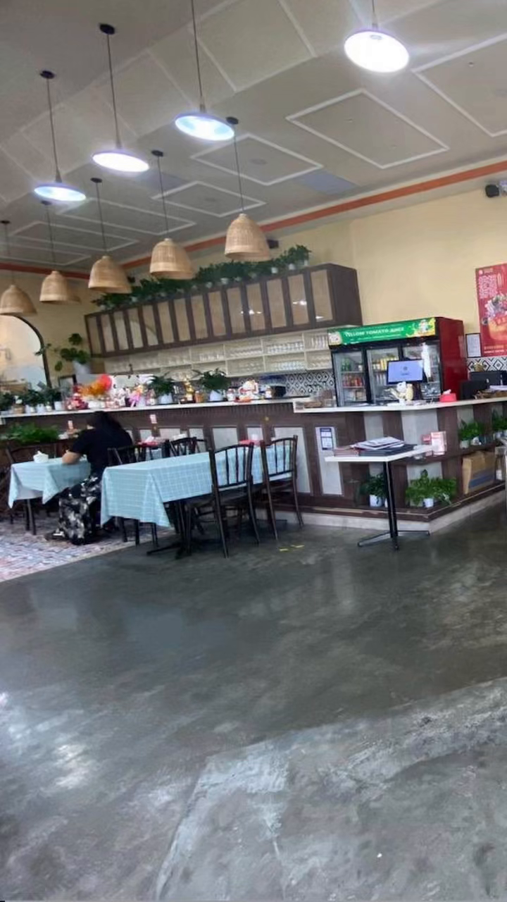 Eco Spring / Eco Summer Corner Lot Restaurant Business