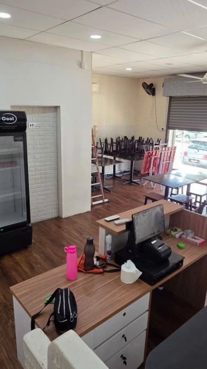 Mutiara Mas Apartment楼下 店面出顶