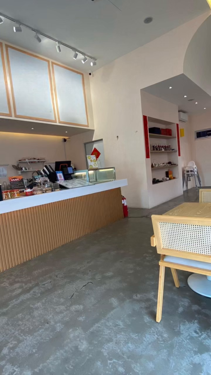 Corner Beverage StoreTaman Austin