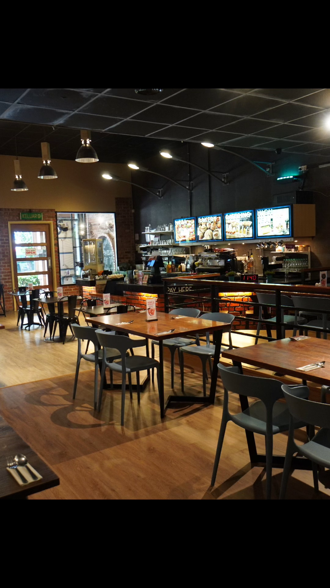 Ready for Business! Cafe & Restaurant in Bukit Beruang / Ayer Keroh