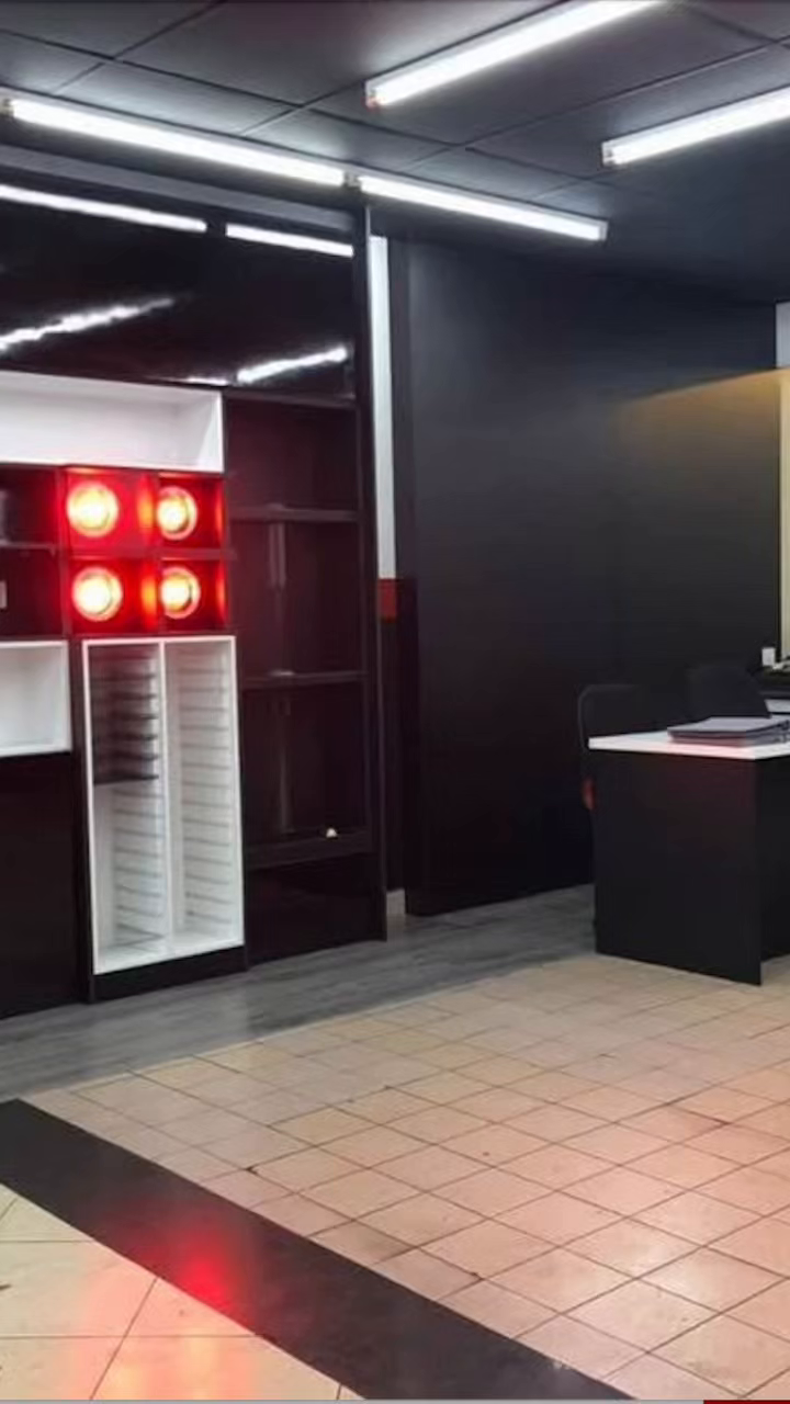 Bandar Sri Permaisuri 附近隔热膜店出顶